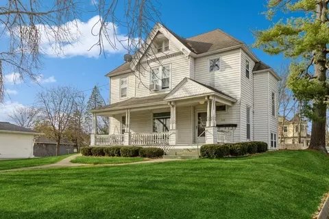 119 N 11th St, Adel, IA 50003