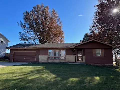 2905 S 3rd Ave E, Newton, IA 50208