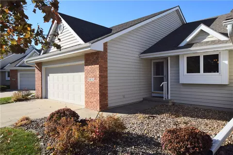 2832 NW North Creek Cir, Ankeny, IA 50023