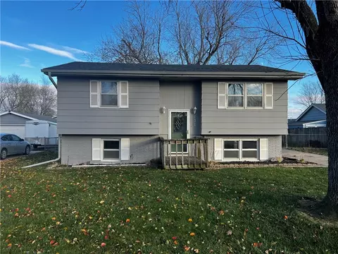 131 Patterson St SE, Bondurant, IA 50035