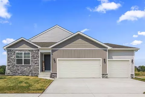 1101 Dee St SE, Bondurant, IA 50035