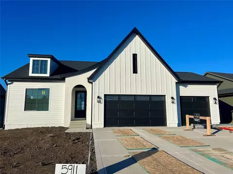 5911 NE Oak Dr, Ankeny, IA 50021