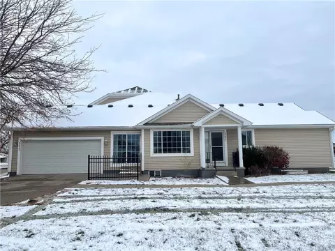 111 SE Little Beaver Ct SE, Grimes, IA 50111