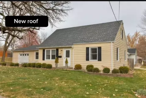 2701 Holcomb Ave, Des Moines, IA 50310