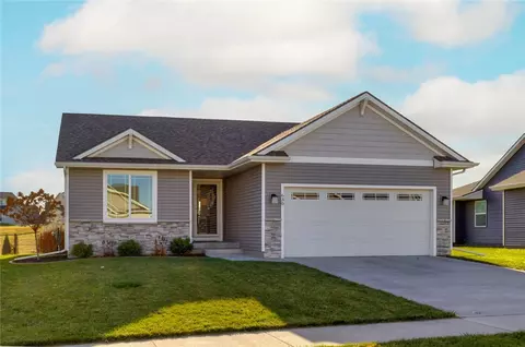 630 SE Maxwell Dr, Waukee, IA 50263