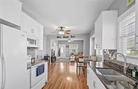 402 S Main St, Melcher Dallas, IA 50163