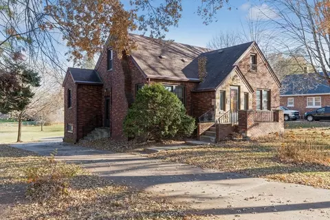 3515 SW 12th St, Des Moines, IA 50315