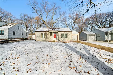 3107 Mann Ave, Des Moines, IA 50310