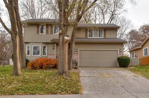 2733 67th St, Des Moines, IA 50322