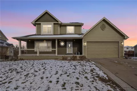 608 6th Ct NW, Bondurant, IA 50035