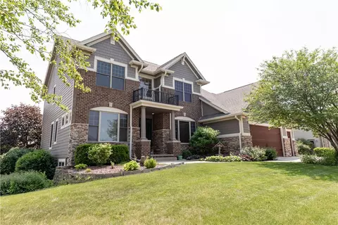2727 148th St, Urbandale, IA 50323
