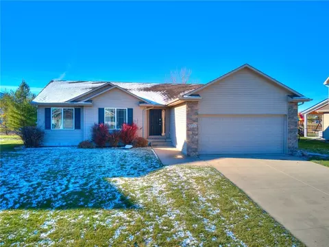 5024 NE Innsbruck Dr, Ankeny, IA 50021