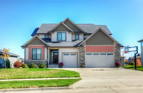 735 NE Dartmoor Dr, Waukee, IA 50263