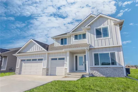 145 NW Ashley Ct, Waukee, IA 50263
