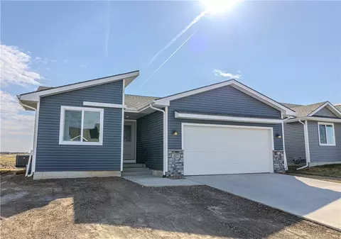417 Fireside Dr NW, Bondurant, IA 50035