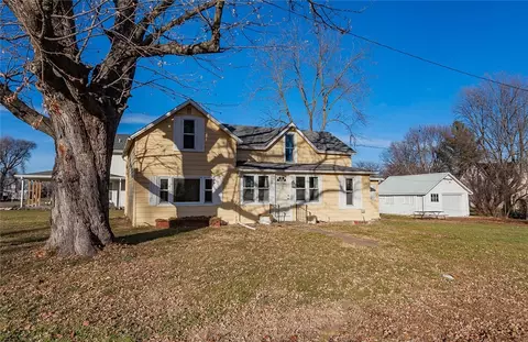 1405 Maple St, Dallas Center, IA 50063