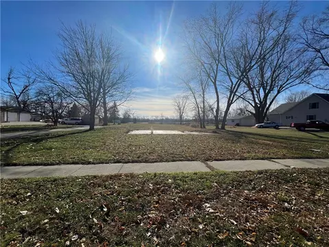 214 W 4th St, Cambridge, IA 50046