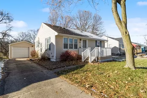 3834 48th Pl, Des Moines, IA 50310