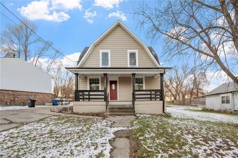 2308 Indianola Ave, Des Moines, IA 50315
