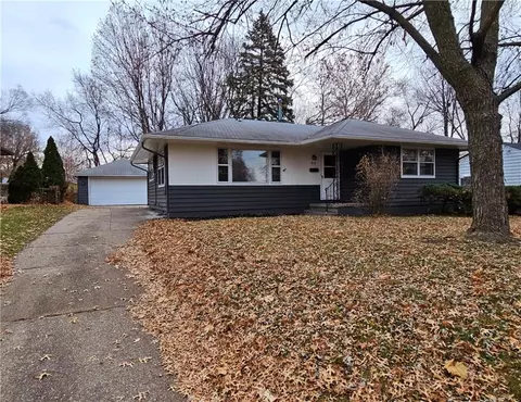 4113 E 7th St, Des Moines, IA 50313