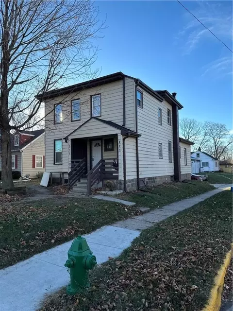 919 Douglas Ave, Ames, IA 50010