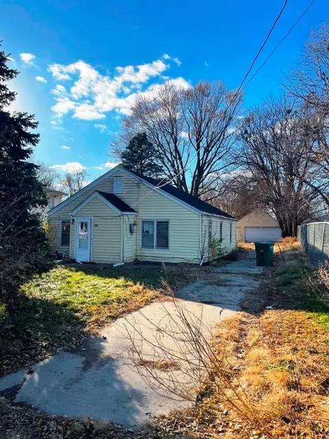 4270 NE 10th St, Des Moines, IA 50313