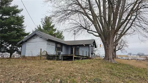 301 N 11th Ave E, Newton, IA 50208
