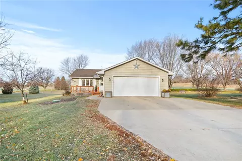 5208 Panorama Dr, Panora, IA 50216
