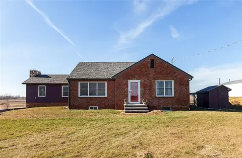 5916 SE 45th St, Des Moines, IA 50320