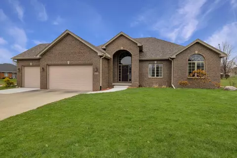 7604 Goodman Dr, Urbandale, IA 50322