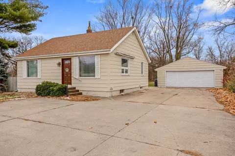 1819 E Park Ave, Des Moines, IA 50320