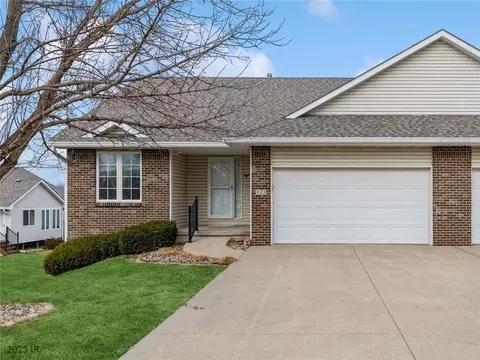 825 Lindsay Ct SW, Altoona, IA 50009