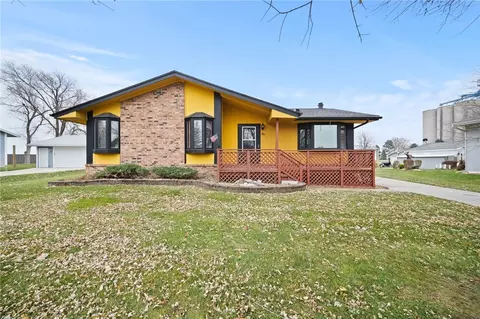 301 Lincoln St NE, Bondurant, IA 50035