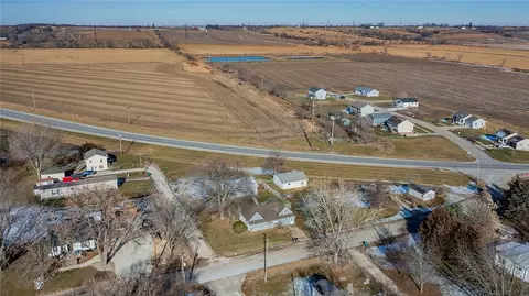 81 Long St, Patterson, IA 50218