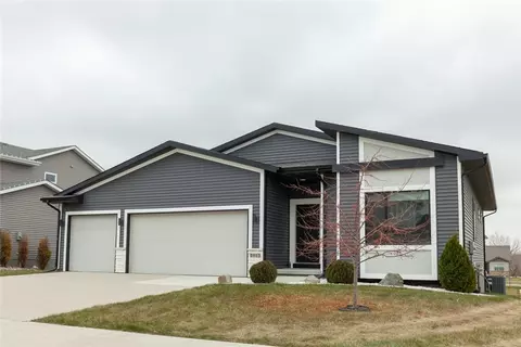 1913 Southbridge Dr, Adel, IA 50003