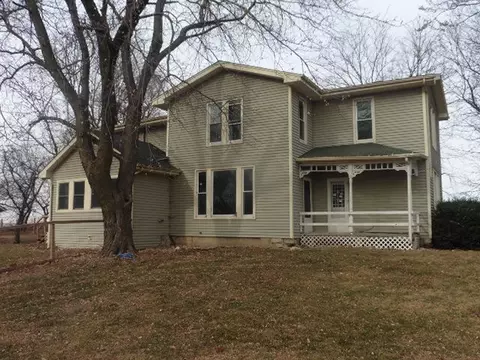 907 S Y St, Indianola, IA 50125