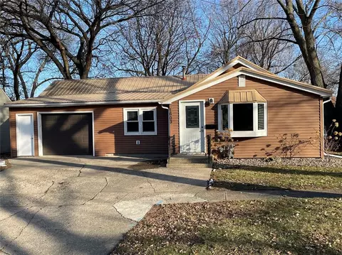 1603 Erie Ave, Spirit Lake, IA 51360