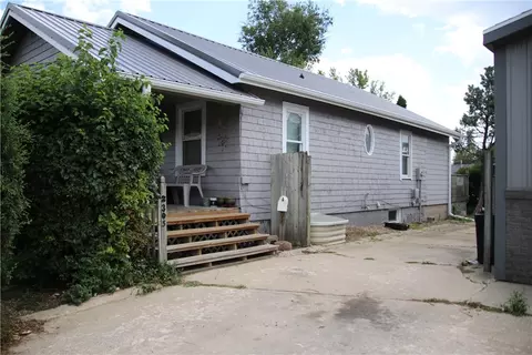 2303 1st Ave E, Newton, IA 50208