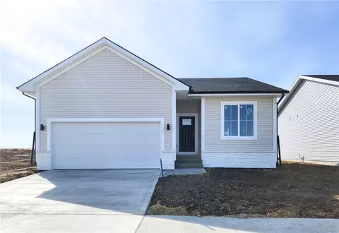 2230 Chan Dr, Adel, IA 50003