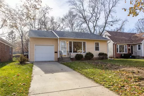 4000 Clinton Ave, Des Moines, IA 50310