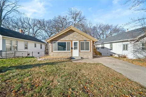 1612 33rd St, Des Moines, IA 50311