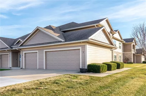 2602 NE Oak Dr #7, Ankeny, IA 50021