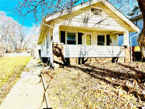 1850 E Walnut St, Des Moines, IA 50316