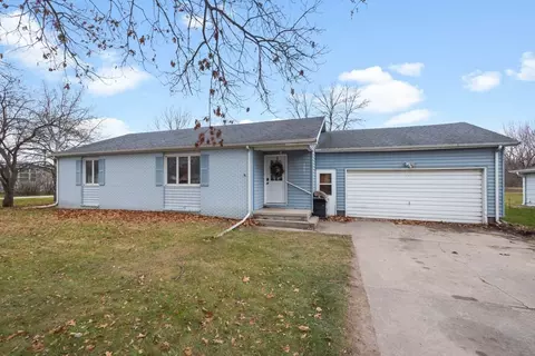 400 Baldwin St, Maxwell, IA 50161