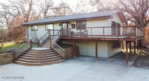 15293 Arthur Trl, Carlisle, IA 50047