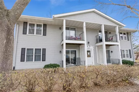 1224 49th St #2, West Des Moines, IA 50266