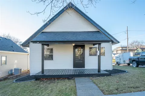 3016 3rd St, Des Moines, IA 50313