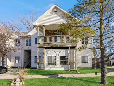 2537 Patricia Dr, Urbandale, IA 50322