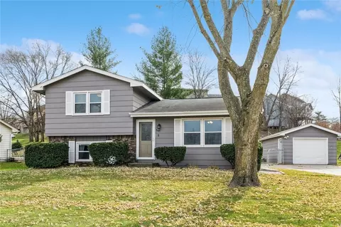 645 N 9th St, Carlisle, IA 50047