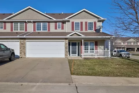2900 SE Glenstone Dr #401, Grimes, IA 50111